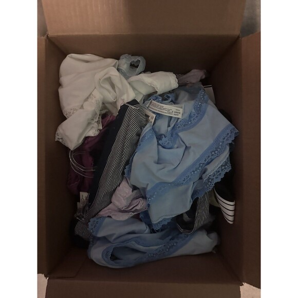 Macys Women’s Intimates Box Lot Of 70 Pieces New With Tags Multiple Sizes - Picture 2 of 3